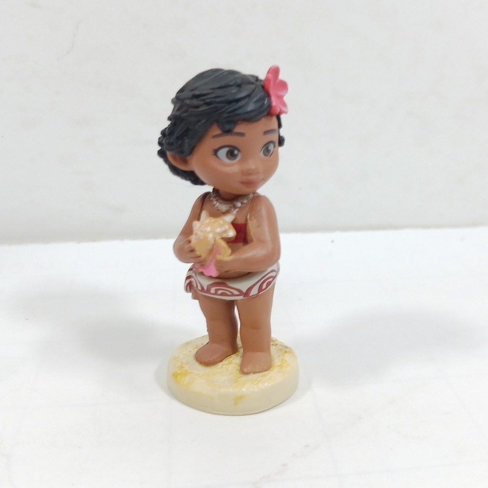 Disney Moana Toddler Mini Figure Baby Moana with Shell 2 Inch Cake Topper Toy